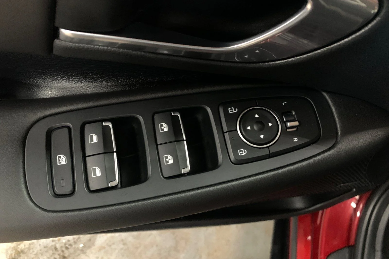 Used 2023 Red Hyundai SEL image 12
