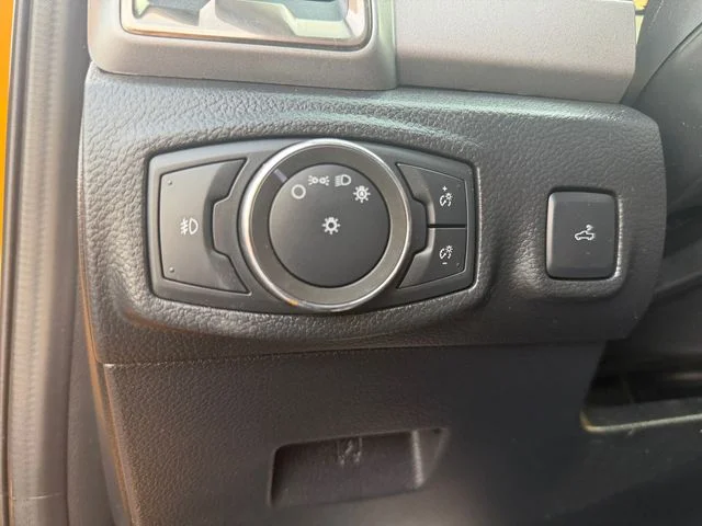 Used 2022 Orange Ford XLT image 20