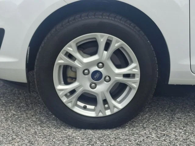 Used 2016 White Ford SE image 8