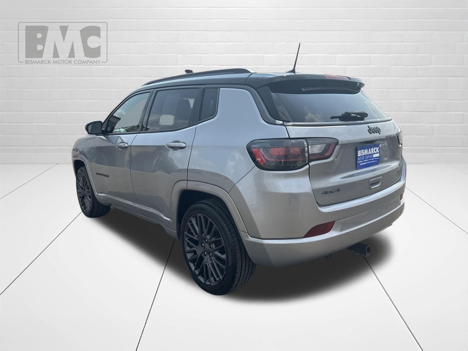 Used 2022 Silver Jeep Limited High Altitude image 4