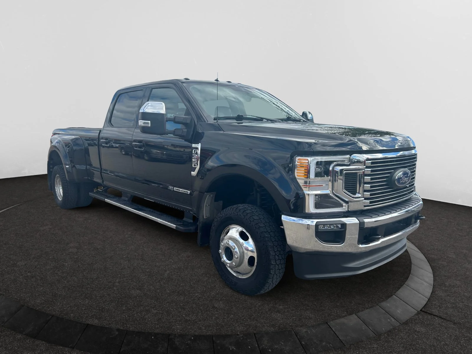 Used 2020 BLACK Ford LARIAT Dually Low Kms image 7
