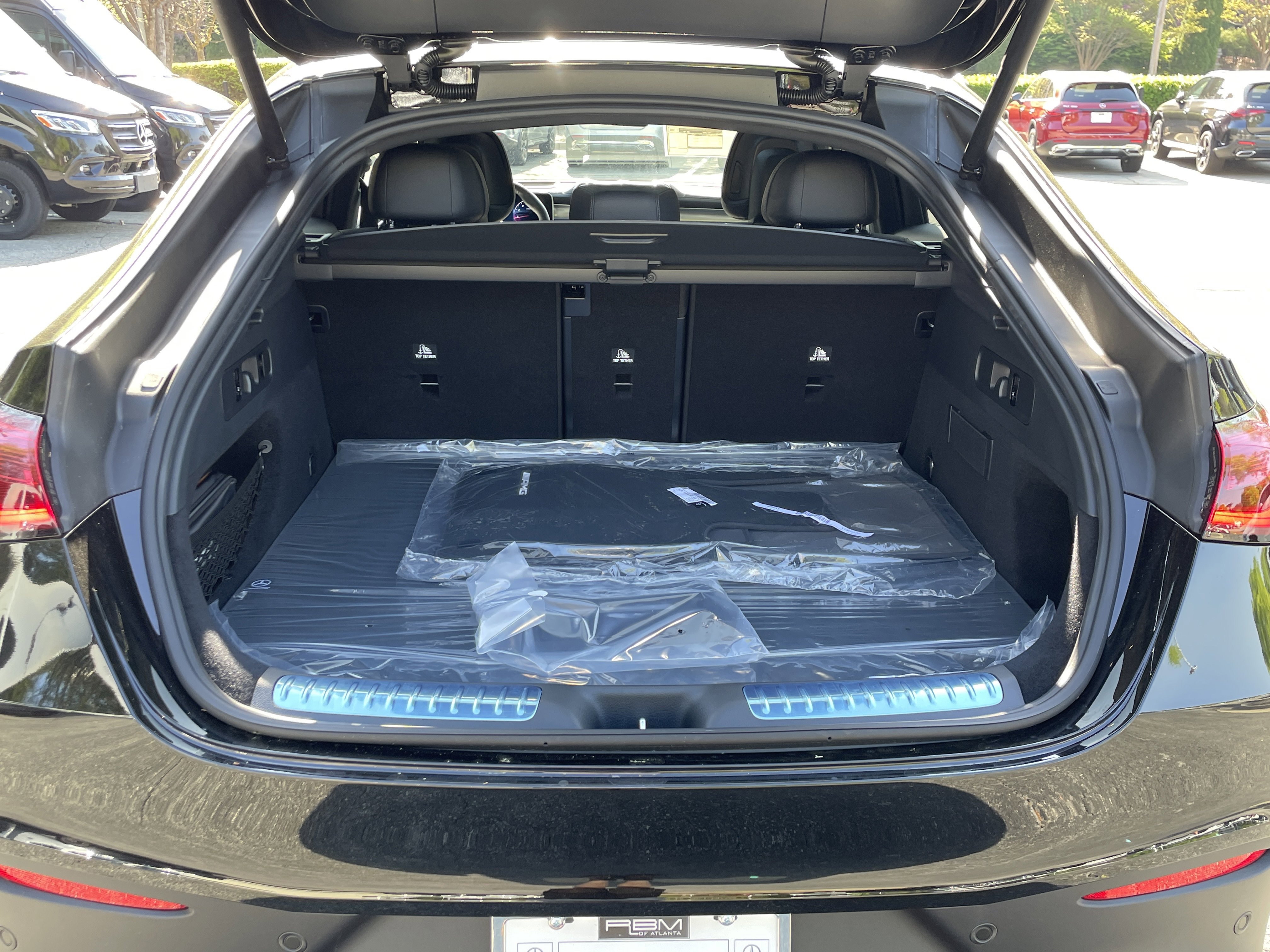 New 2026 Obsidian Black Metallic Mercedes-Benz GLC 300 4MATIC® Coupe image 9