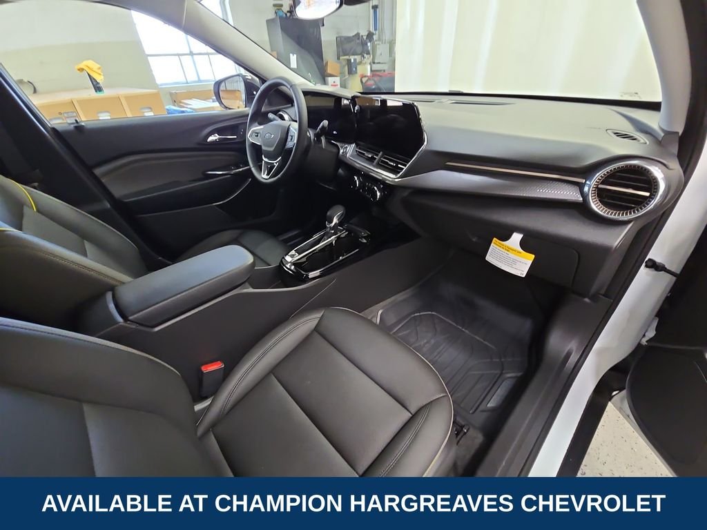 Used 2025 Summit White Chevrolet ACTIV image 37