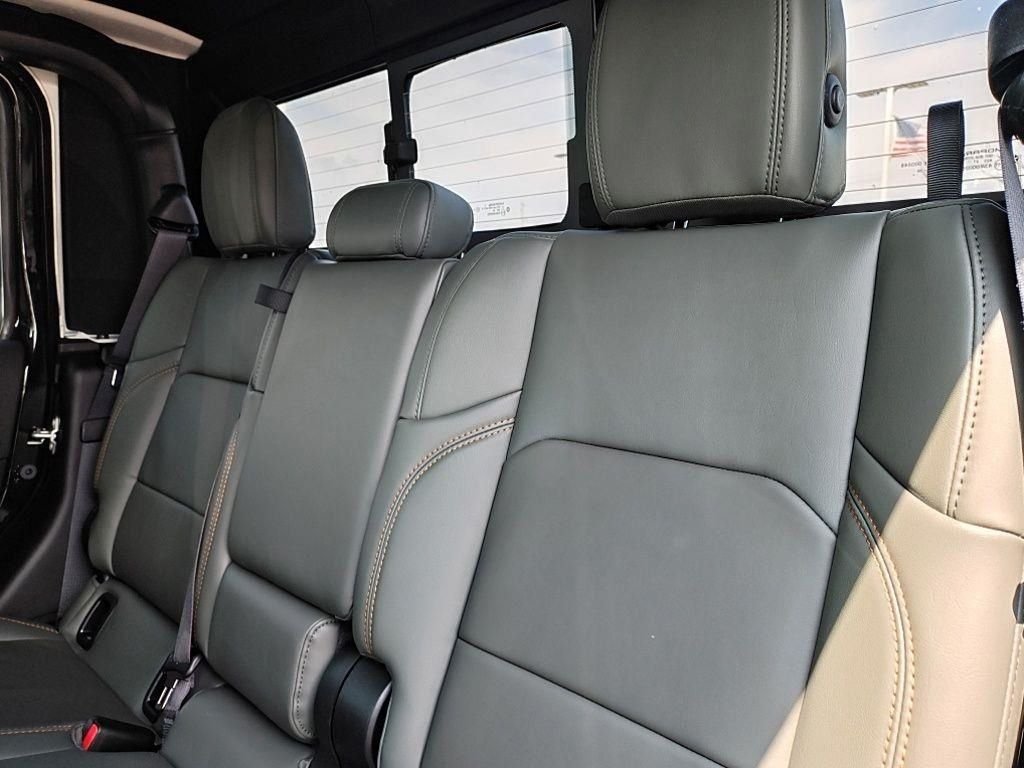New 2026 Black Clear-Coat Exterior Paint Jeep Mojave X image 31