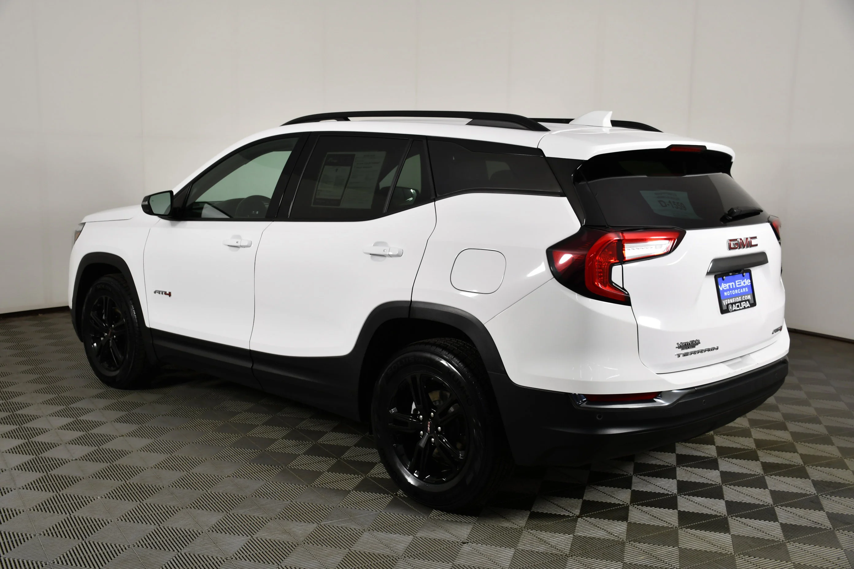 Used 2024 Summit White GMC AT4 image 8