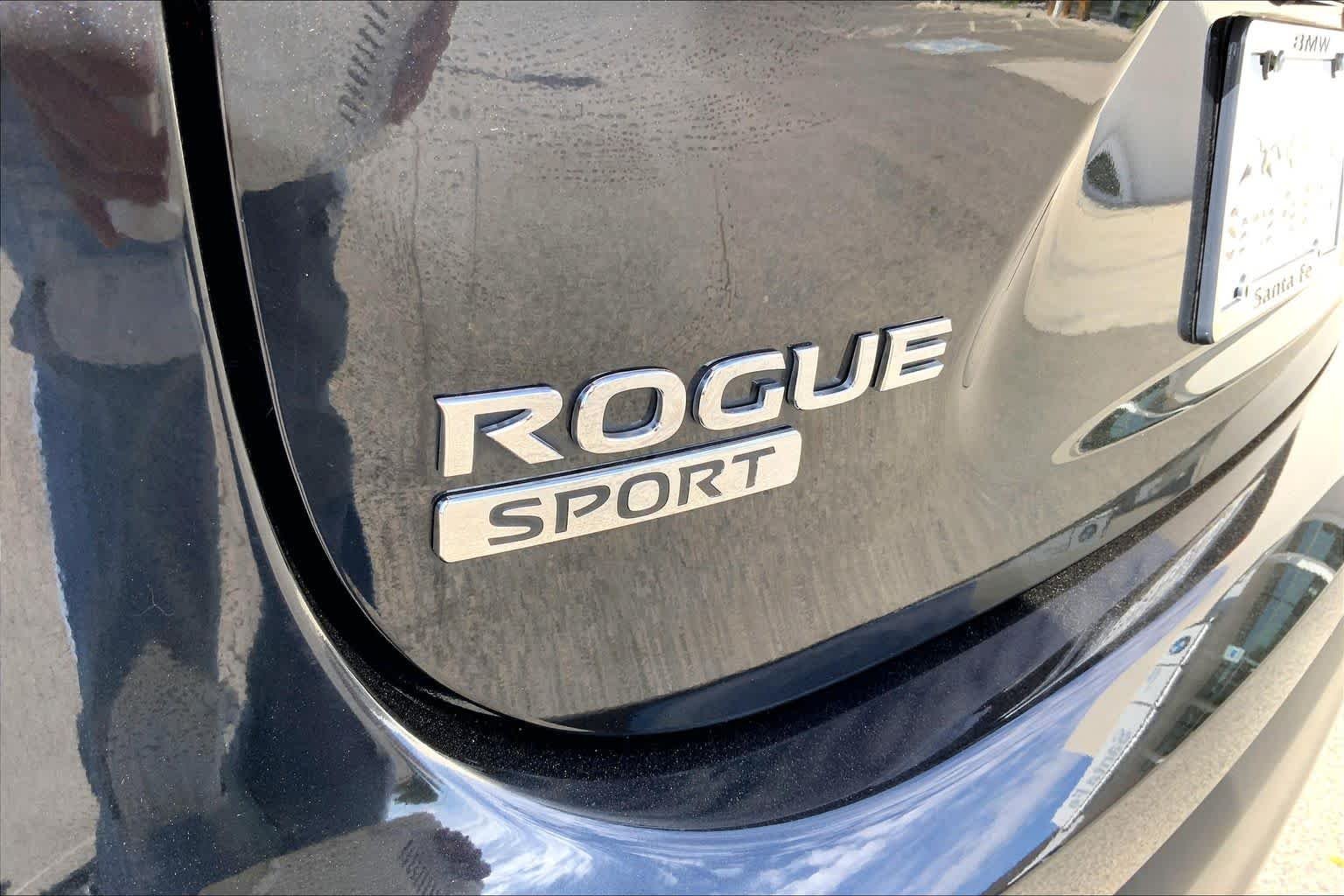 Used 2020 Magnetic Black Pearl Nissan S image 29