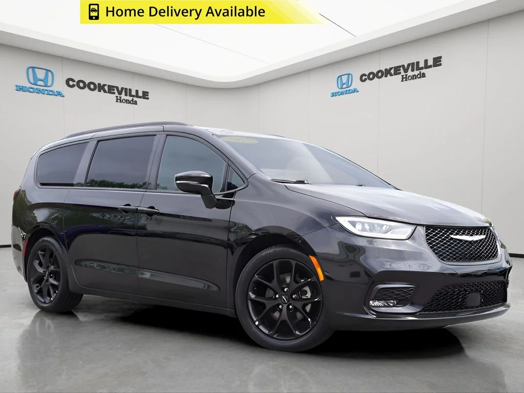 2025 Chrysler Pacifica Limited's photo