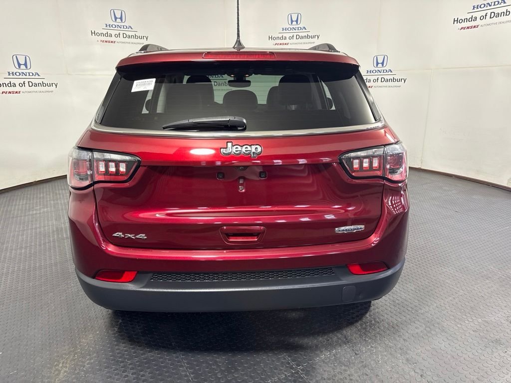 Used 2021 Velvet Jeep Latitude image 9