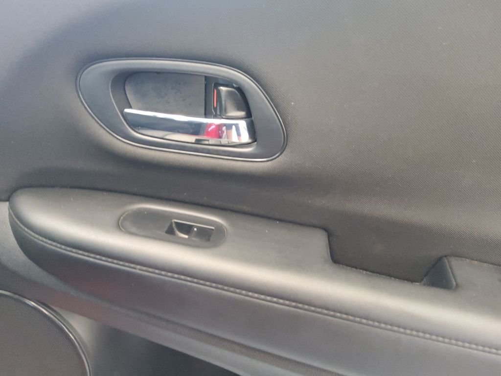 Used 2018 Black Honda LX image 15