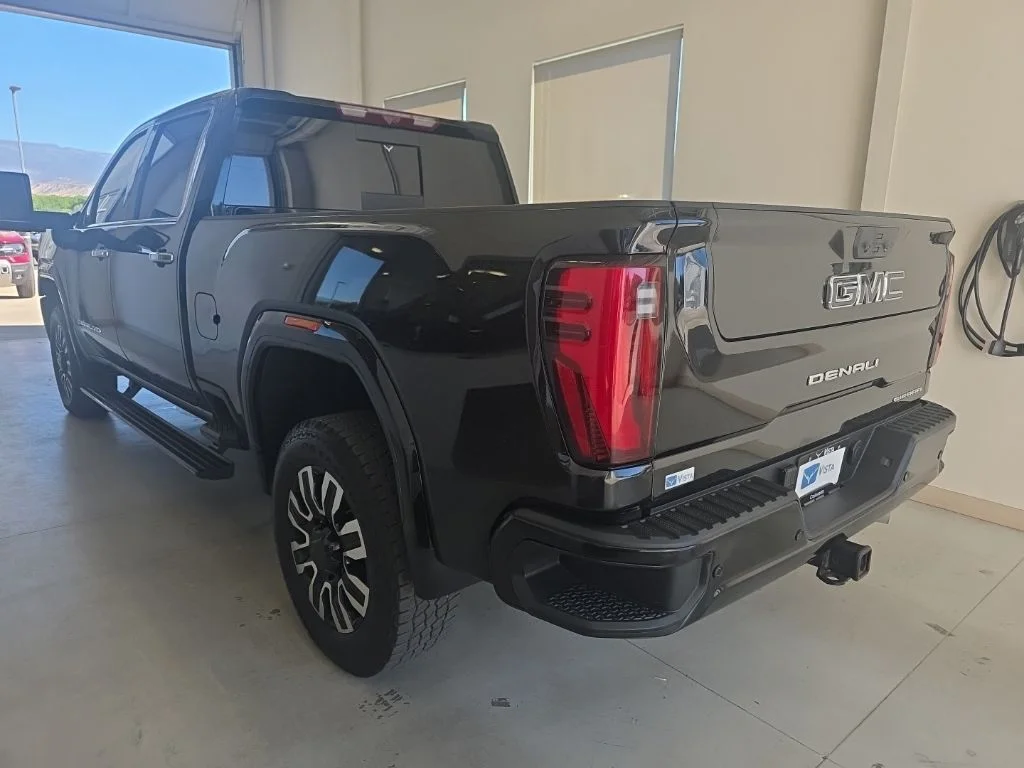 Used 2024 Onyx Black GMC Denali Ultimate image 5