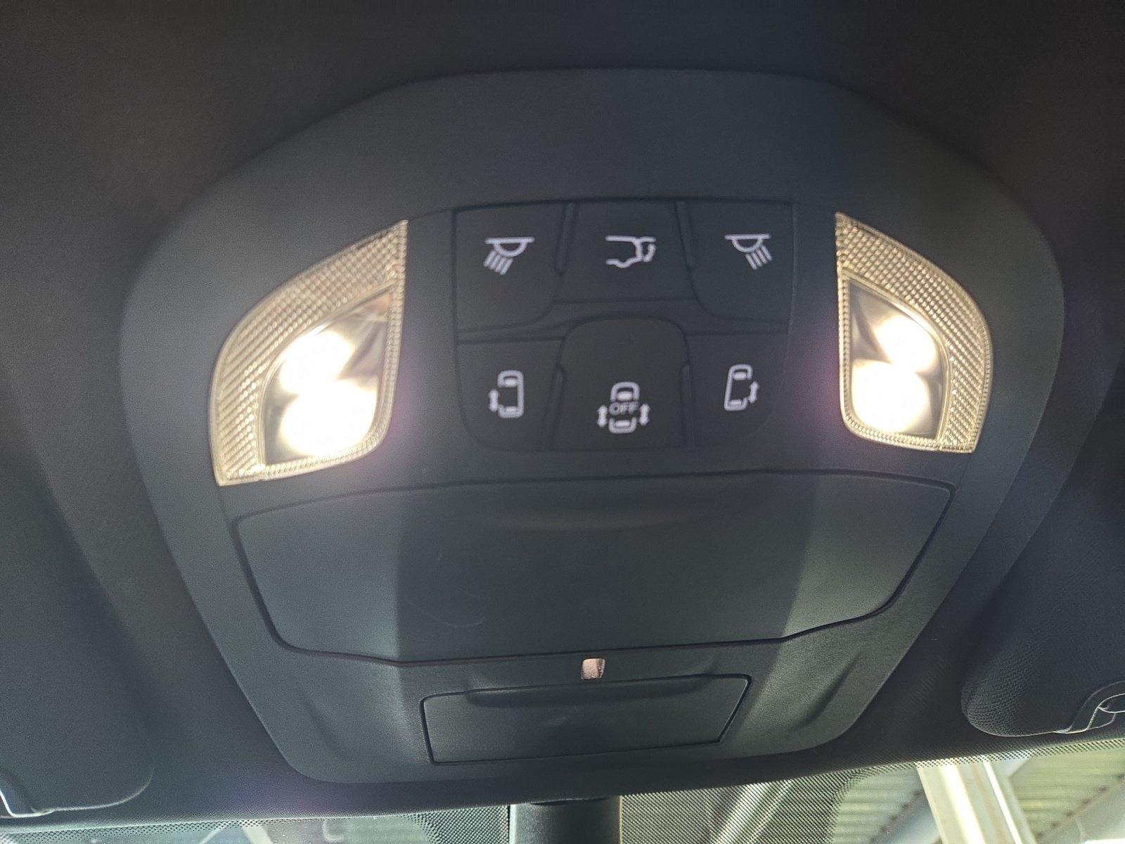 Used 2025 Diamond Black Crystal Pearlcoat Chrysler Select image 16