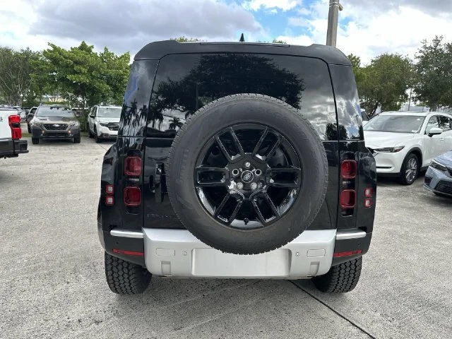 2025 Land Rover Defender S - Photo 24