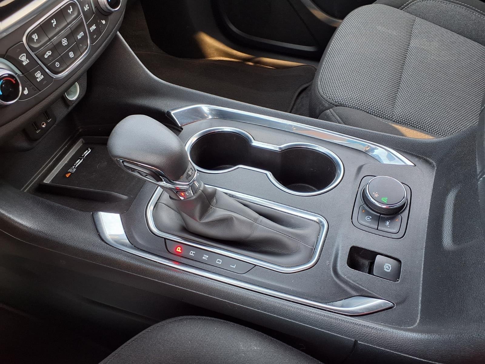 Used 2022 Silver Ice Metallic Chevrolet LT Cloth image 7