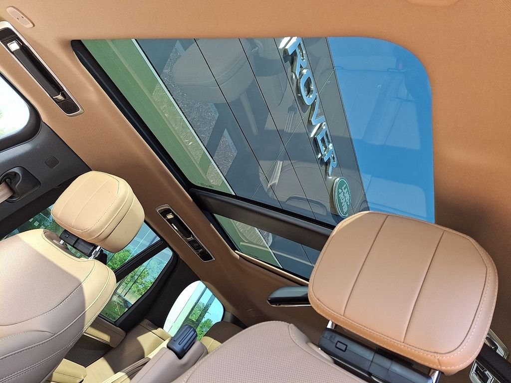 New 2026 Fuji White Land Rover SE image 10