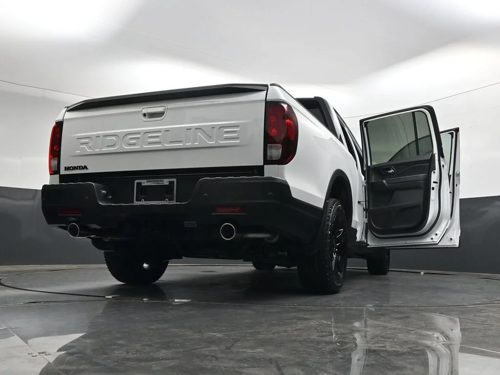 New 2026 Platinum White Pearl Honda Black Edition image 38