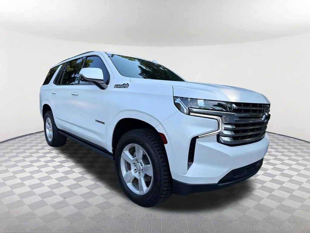 Used 2024 Beige Chevrolet High Country image 3