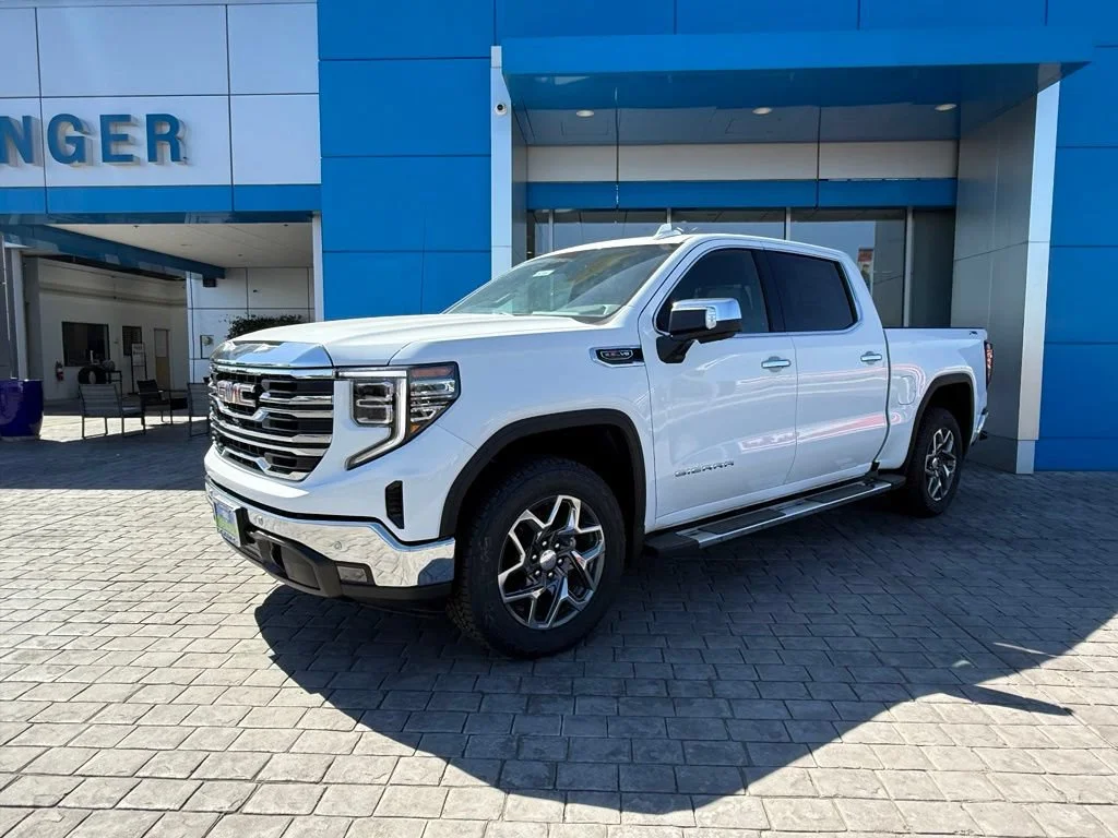New 2026 Summit White GMC SLT image 4