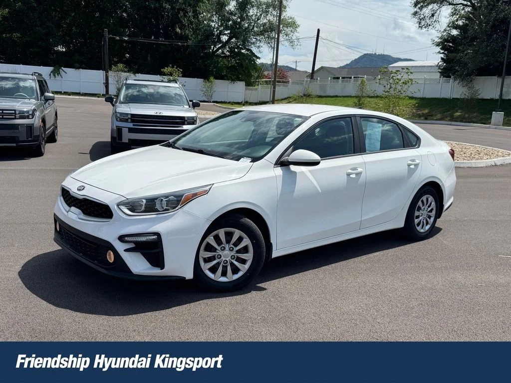 Used 2020 White Kia FE image 1