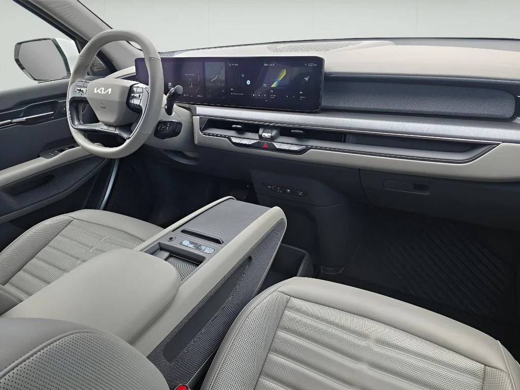 Used 2024 Snow White Pearl Kia Land image 14