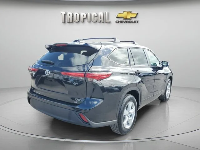 Used 2023 Black Toyota L image 5