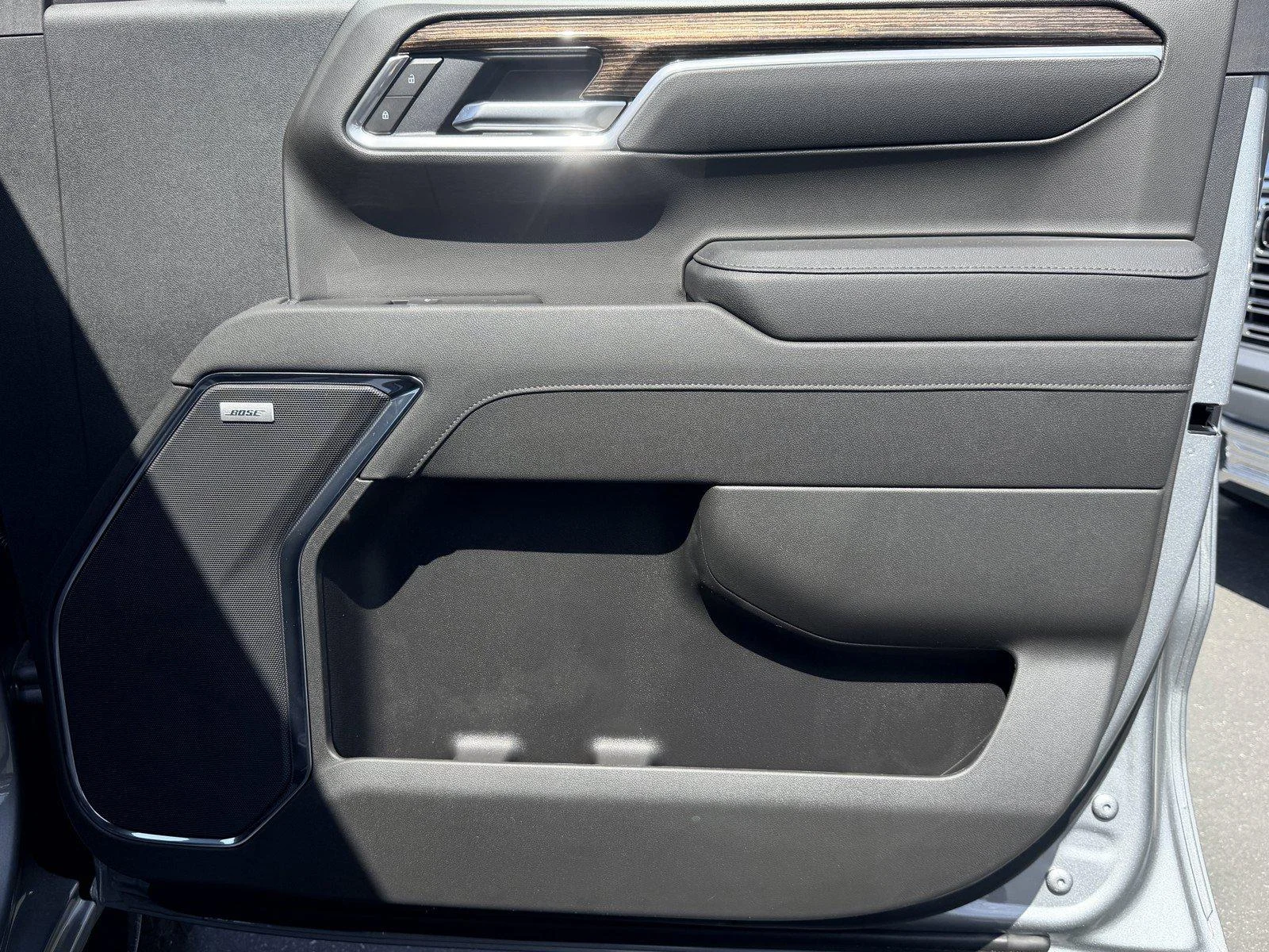 New 2026 Sterling Metallic GMC Elevation image 9