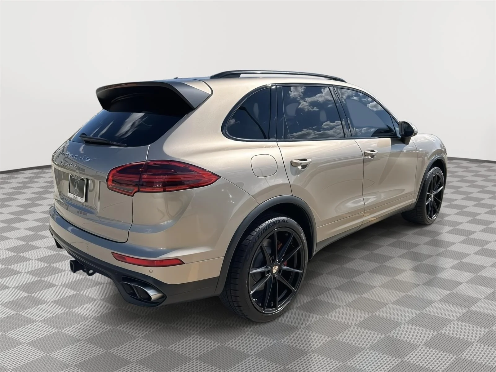 Used 2015 Palladium Metallic Porsche Turbo image 3