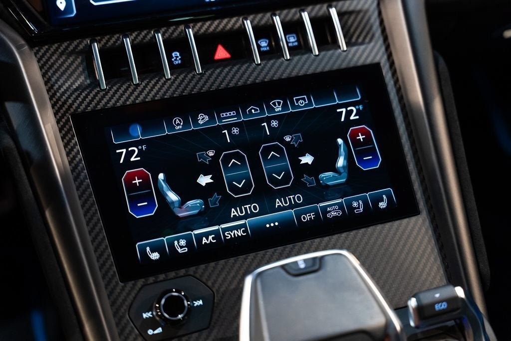 Used 2024 Blu Cepheus Metallic Lamborghini Performante image 23