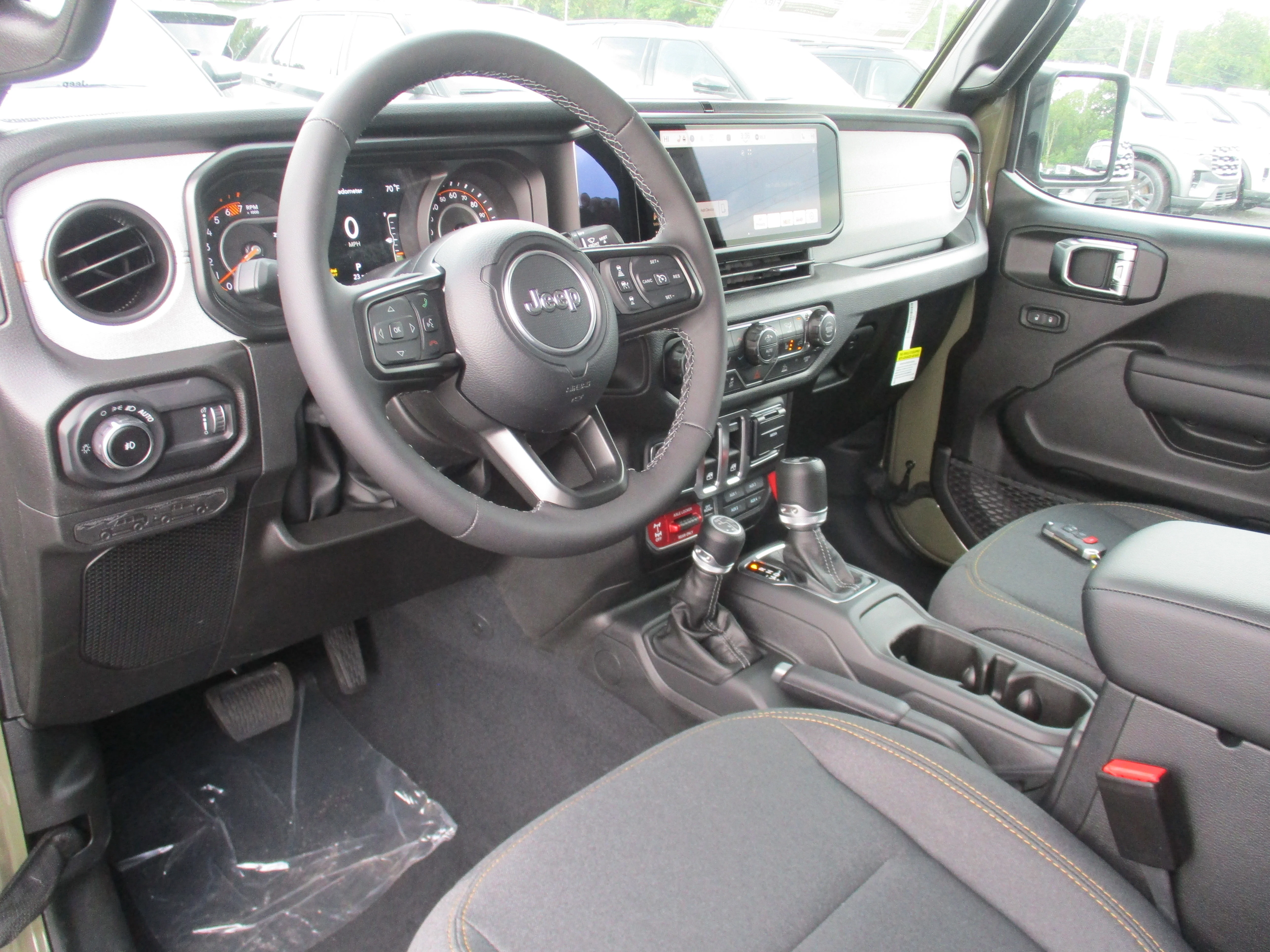2025 Jeep Wrangler 2-Door Willys - Photo 11