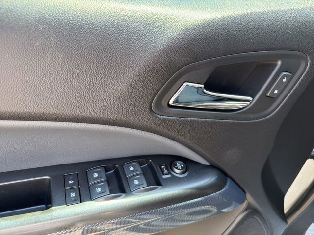 Used 2018 Silver Ice Metallic Chevrolet 4WD Z71 image 12