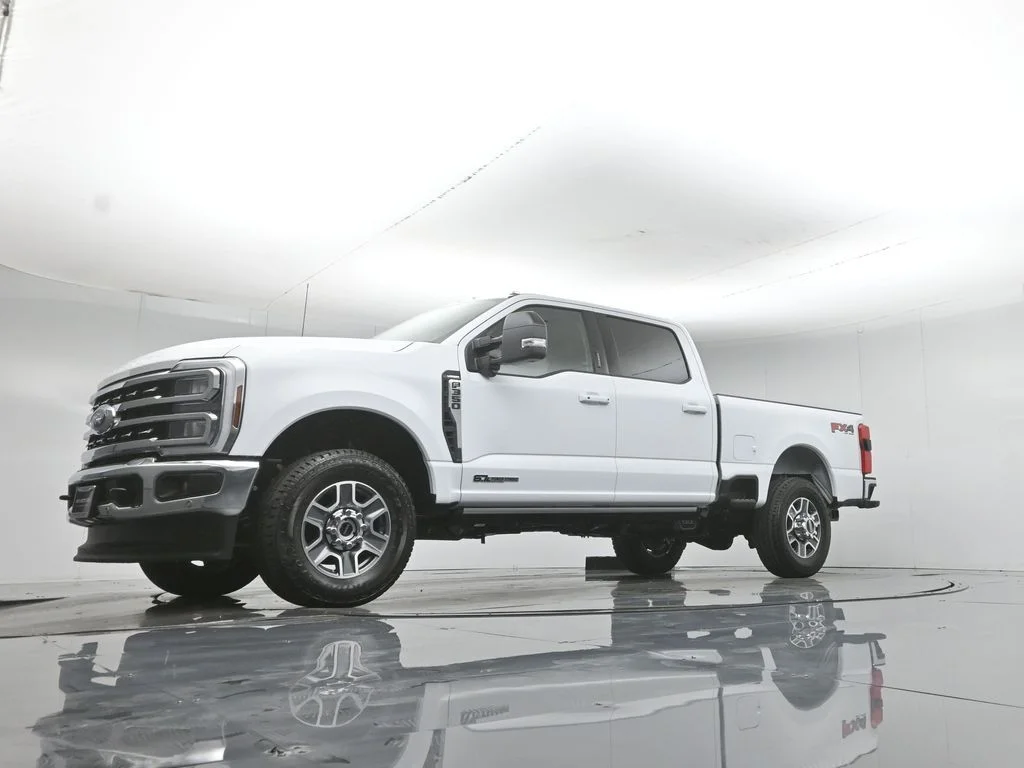New 2026 Oxford White Ford Lariat image 46
