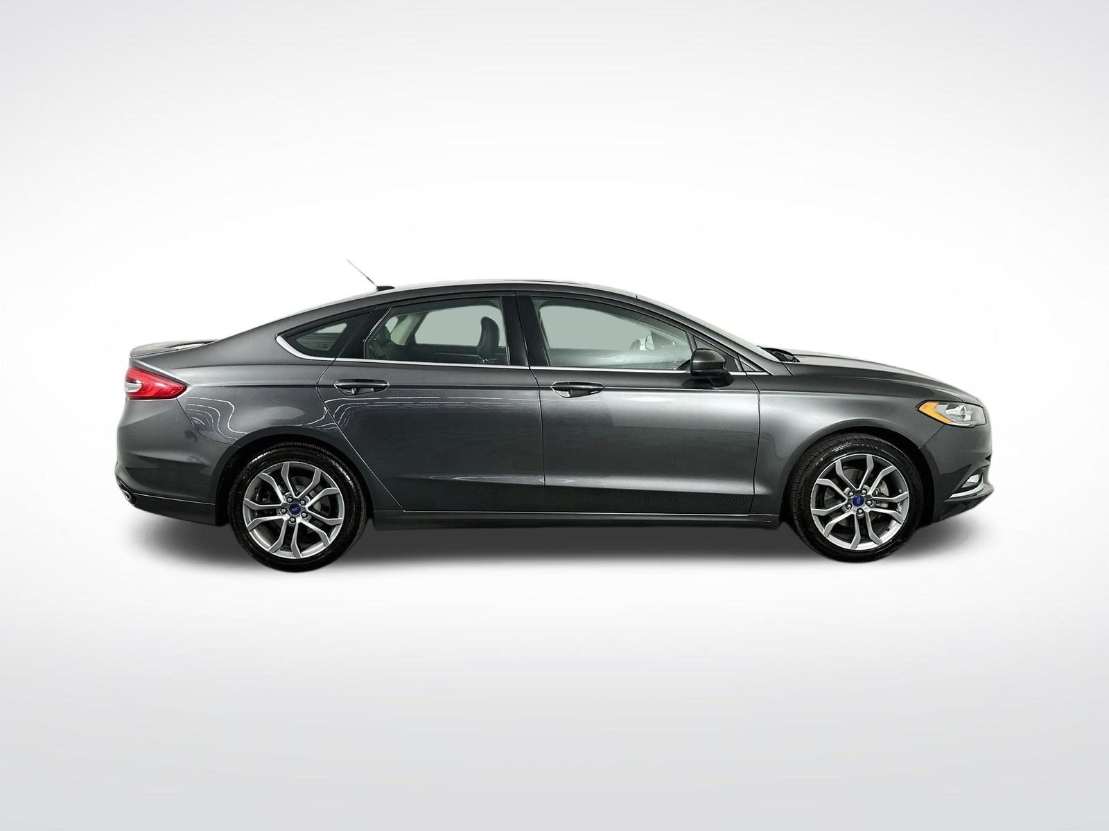 Used 2017 Magnetic Ford SE image 9