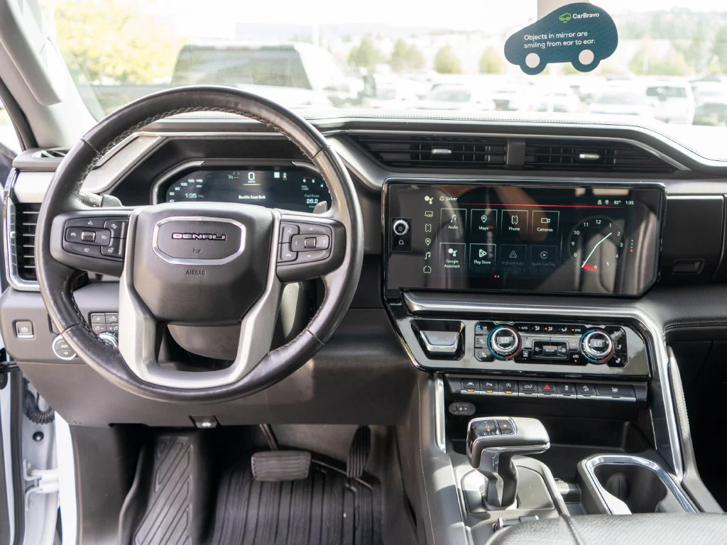 Used 2023 White GMC Denali image 17