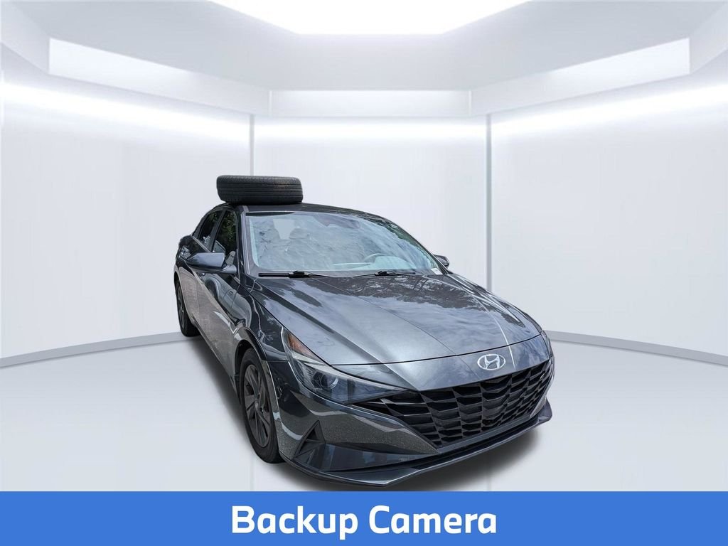 Used 2022 Gray Hyundai SEL image 5