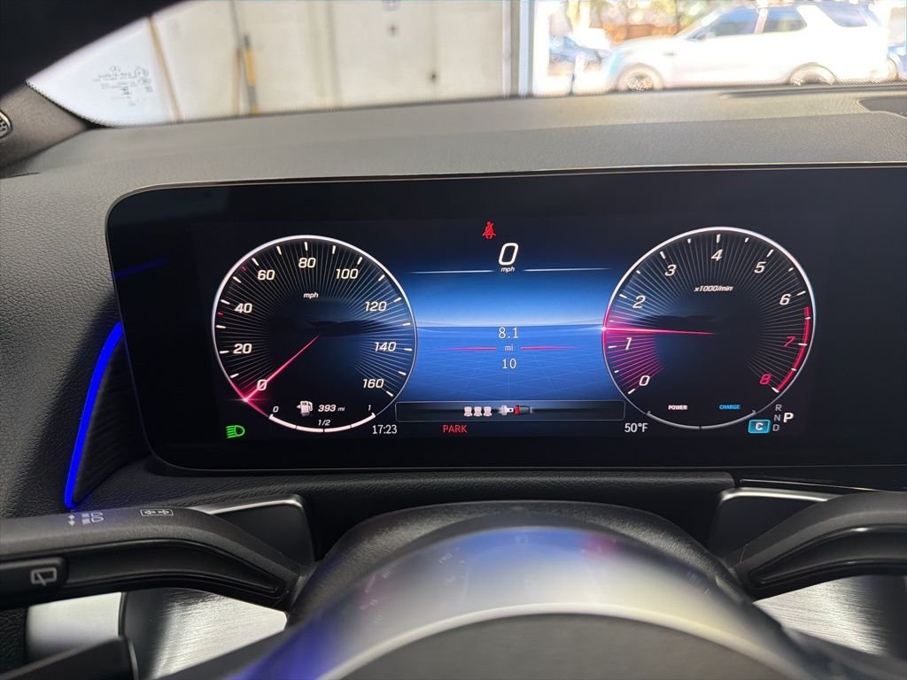 Used 2026  Mercedes-Benz GLB 250 image 32