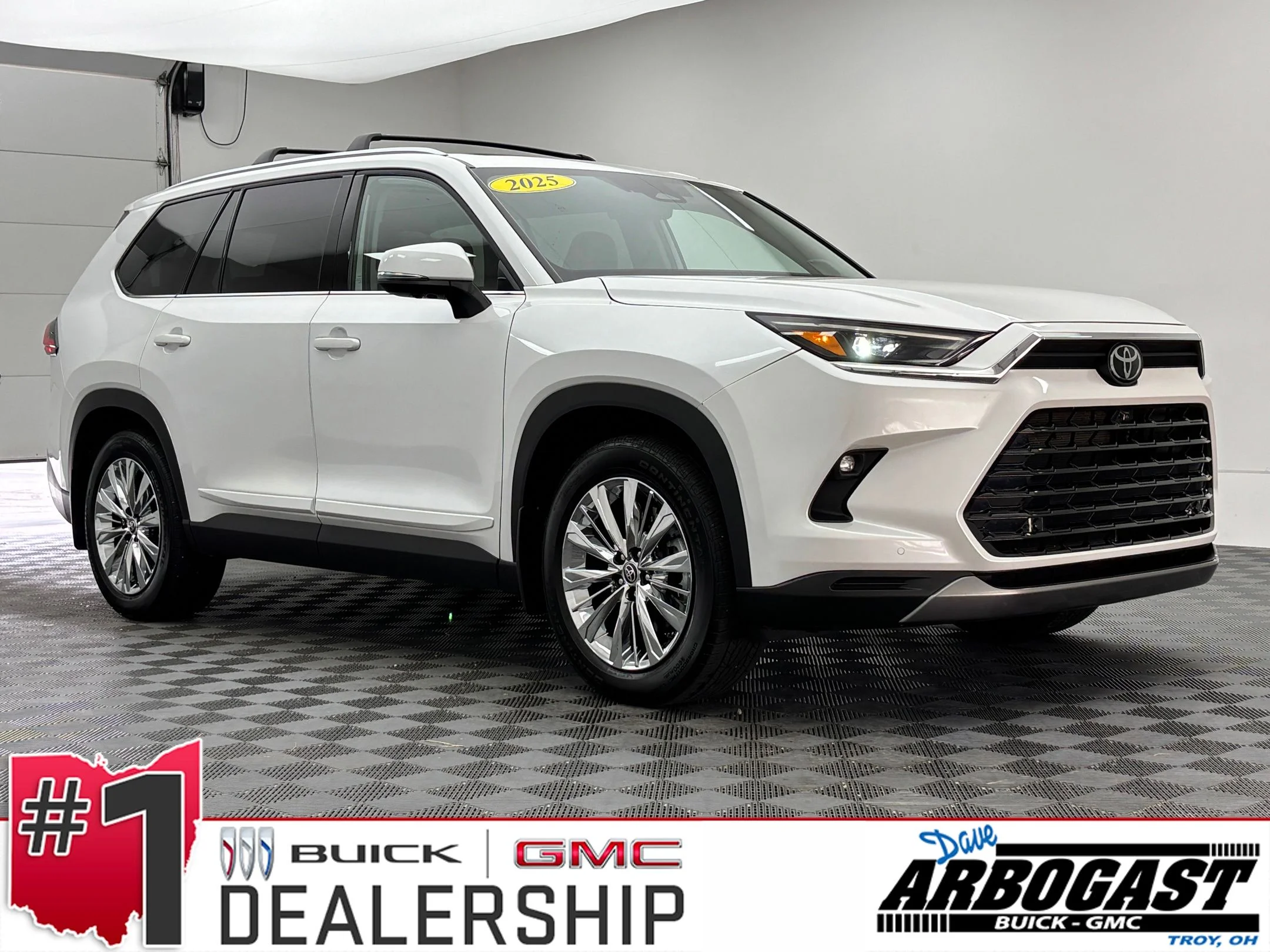 Used 2025 Pearl Toyota Platinum image 1