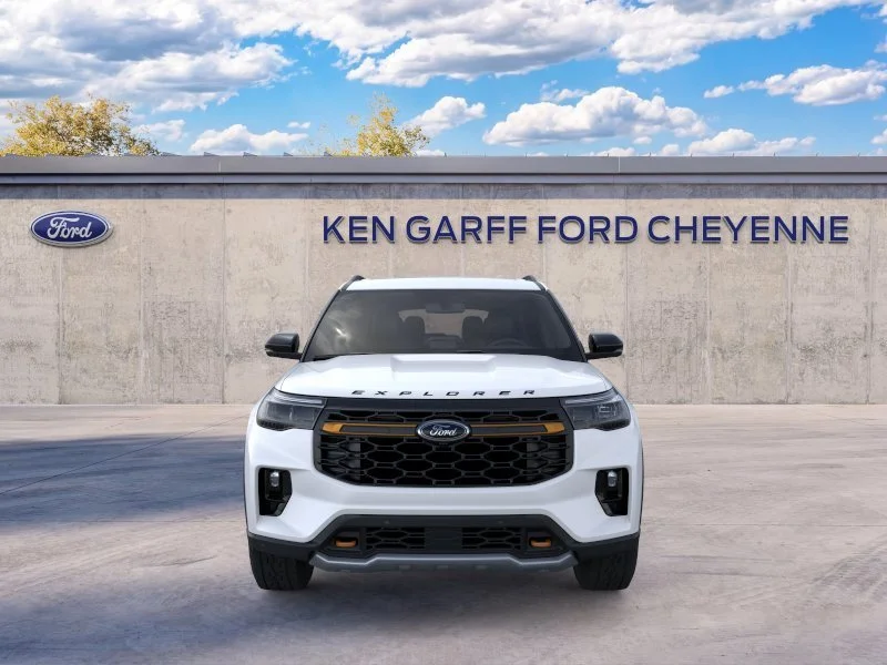 New 2026 Star White Metallic Tri-Coat Ford Tremor image 2