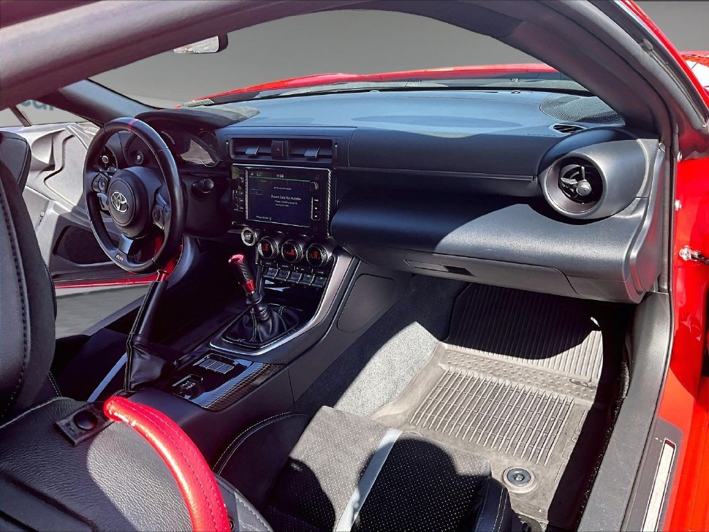 Used 2023  Toyota Premium image 21