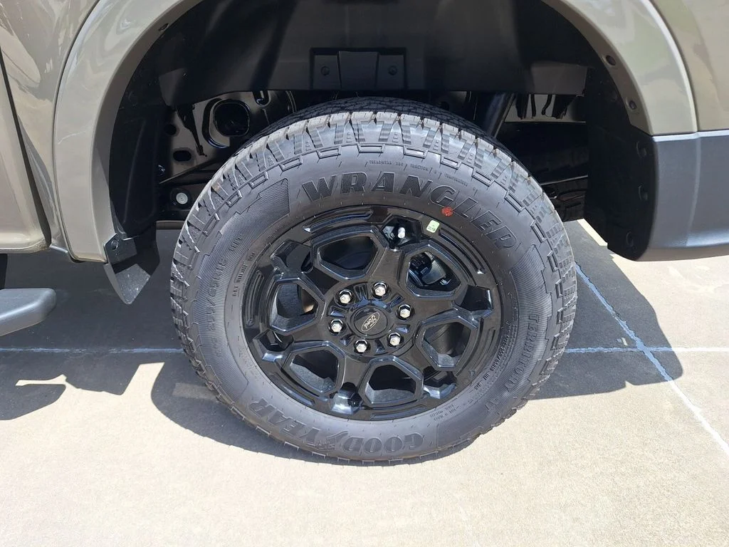 New 2026 Marsh Gray Ford XLT image 24