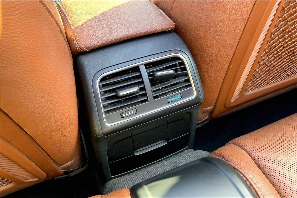 Used 2010 Arum Beige Metallic/Brown Roof Audi 2.0T Premium image 30