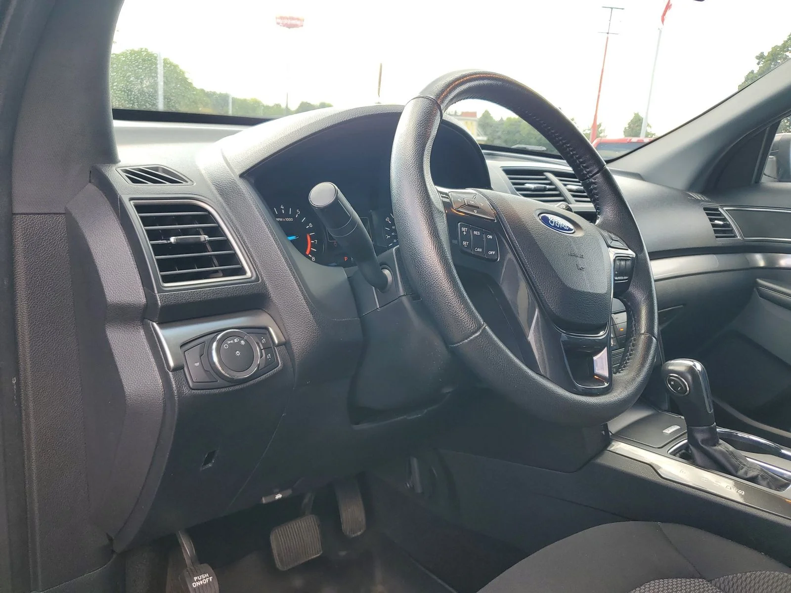 Used 2019 Black Ford XLT image 14