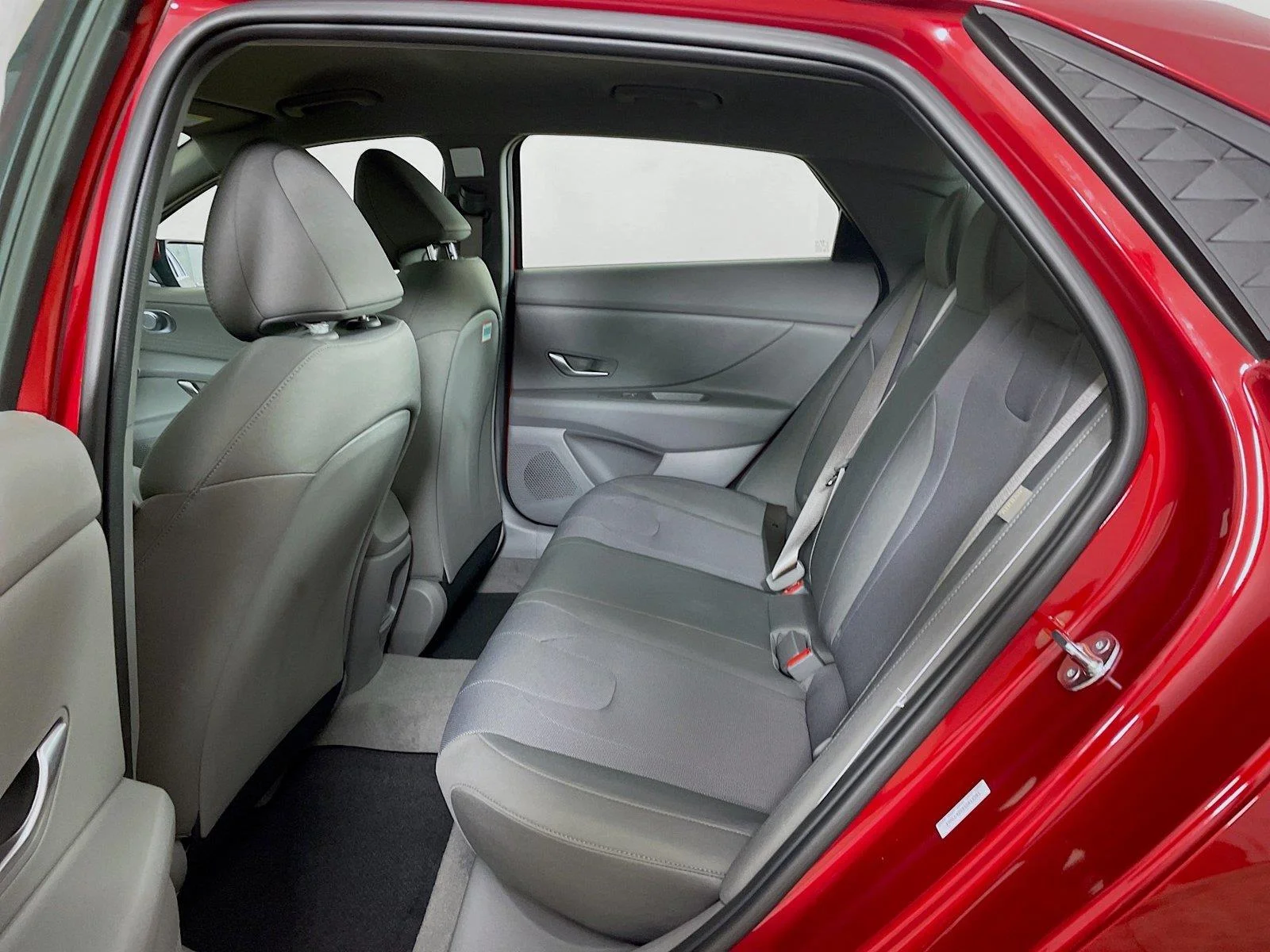 Used 2025 Ultimate Red Hyundai SE image 20