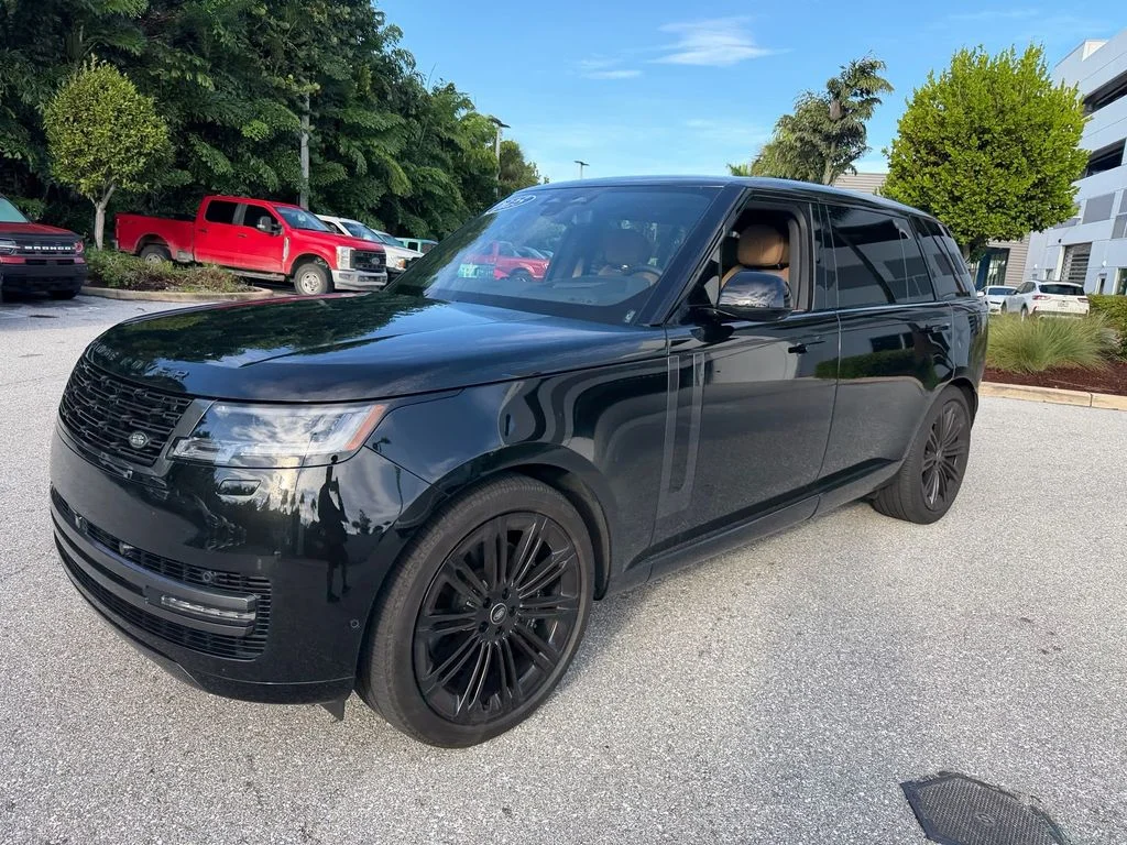 Used 2025 Black Land Rover SE image 3