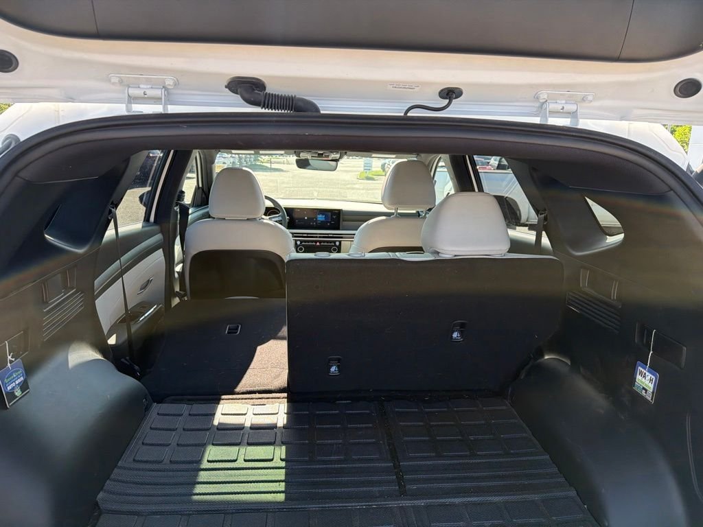 Used 2025 White Hyundai Limited image 8