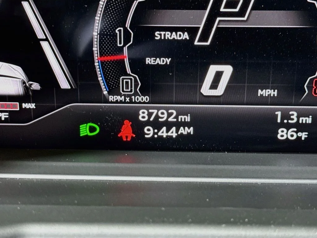 Used 2024 Black Lamborghini S image 12