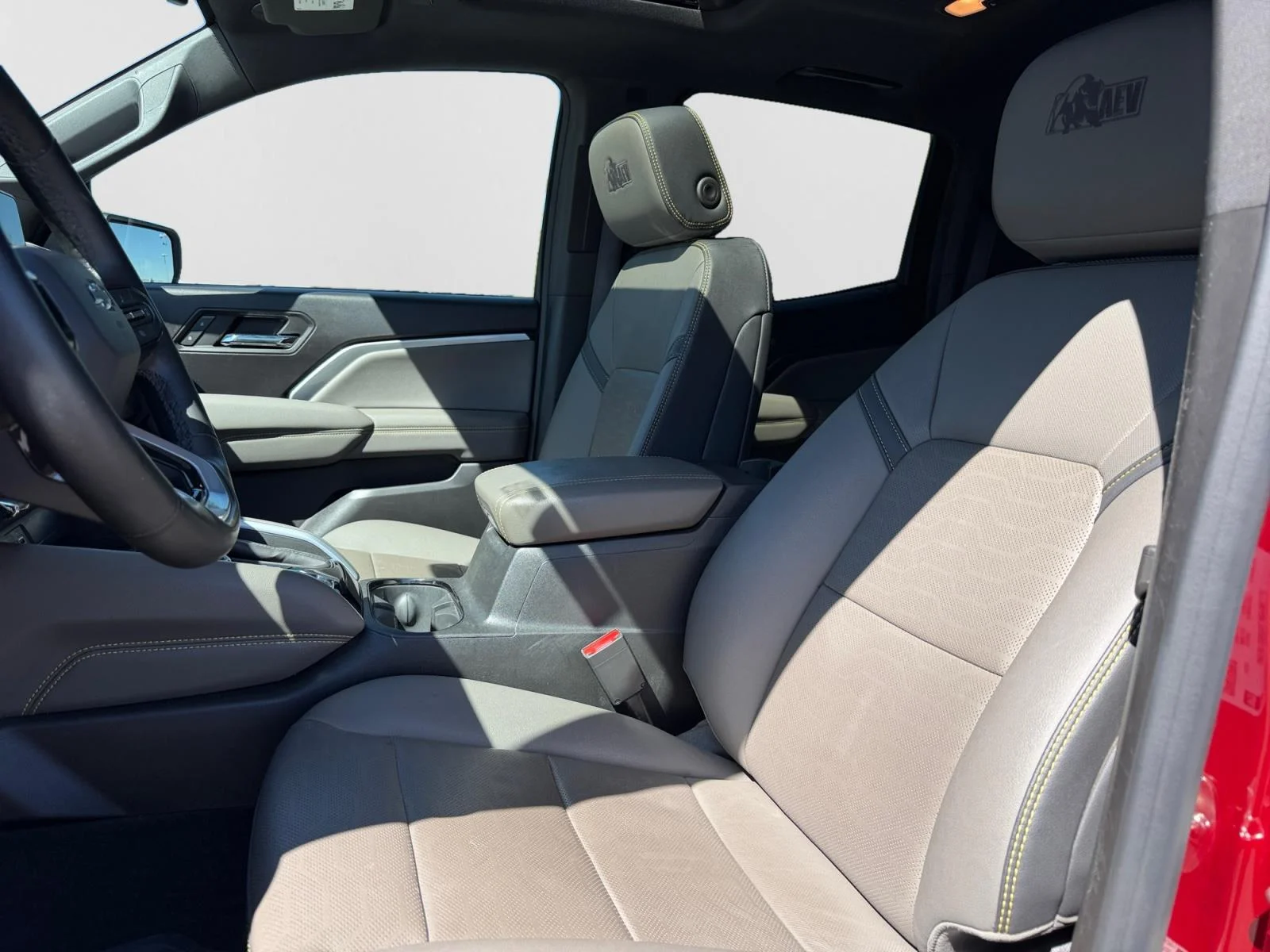 2024 Chevrolet Colorado ZR2 - Photo 10