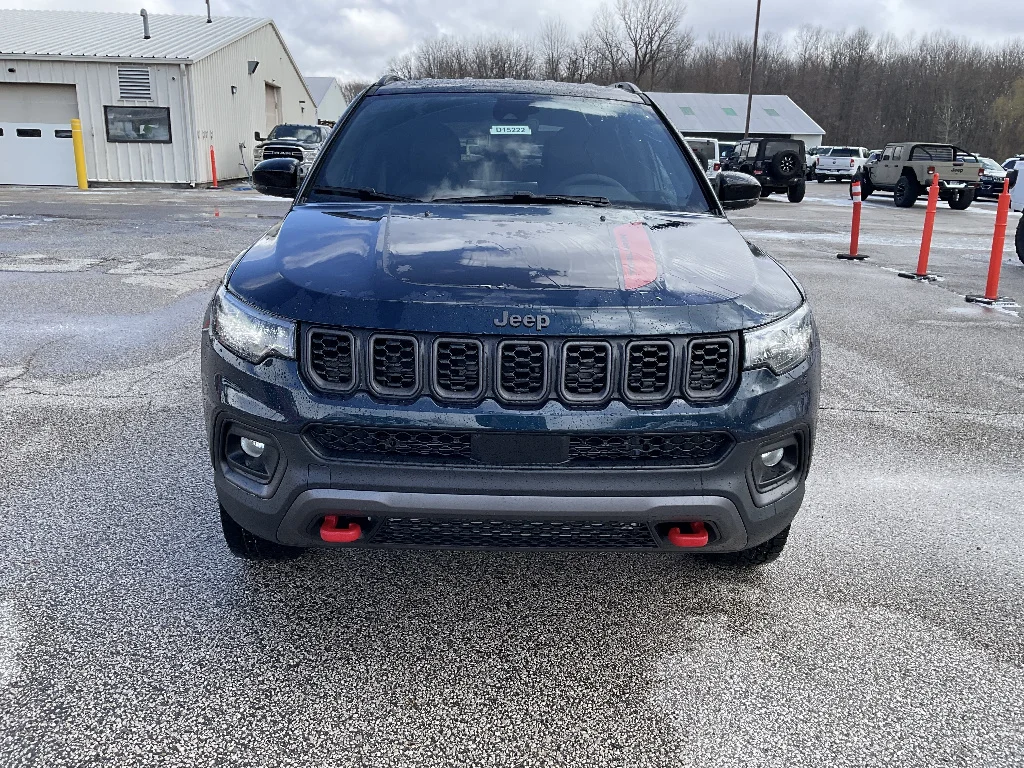 New 2026 Fathom Blue Pearl-Coat Exterior Paint Jeep Trailhawk image 2