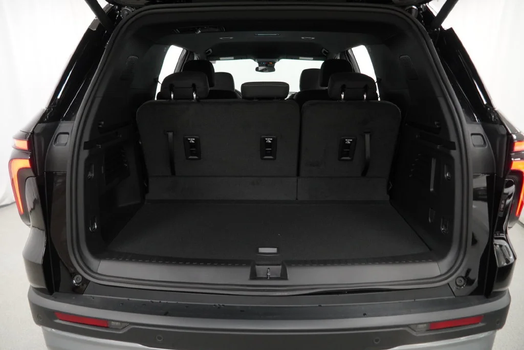 New 2027 Mosaic Black Metallic Chevrolet LT image 25