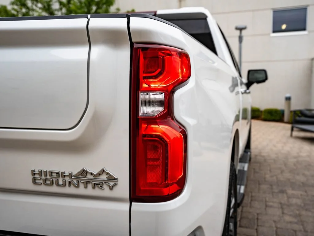 Used 2024 Iridescent Pearl Tricoat Chevrolet High Country image 9