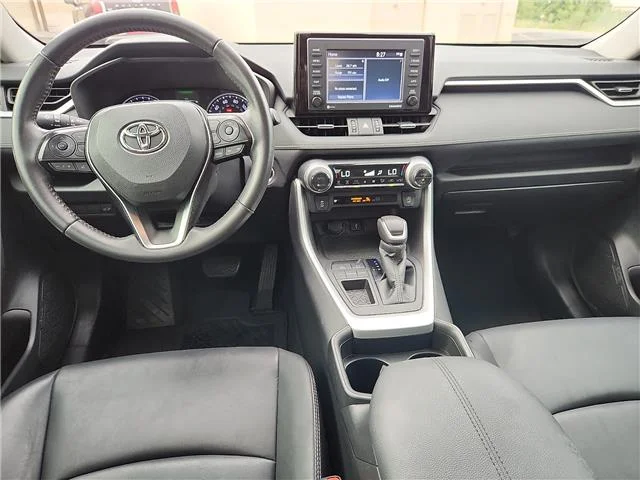 Used 2021 Red Toyota XLE Premium Front-wheel Drive image 9