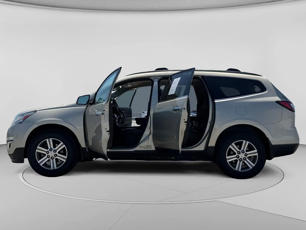 Used 2015 Gold Chevrolet 2LT image 29